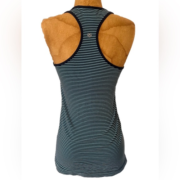 Lululemon Racerback Tank Blue 6 EUC - Picture 4 of 7